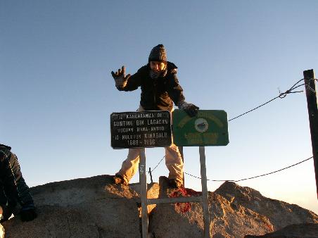 Jipiiiieeeee - geschafft...!! 4095 Meter zum Low's Peak...
