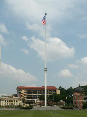 Der Merdeka-Square mit dem angeblich hoechsten Flaggenmast der Welt..