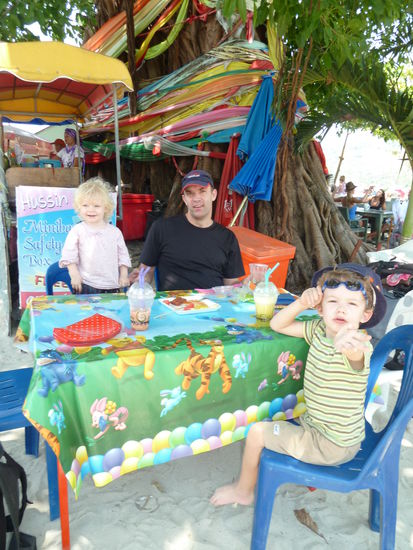 Kleine Erfrischung mit Winnie und Co auf Phi Phi