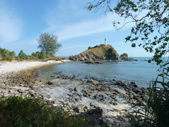 Der Steinstrand beim Leuchtturm