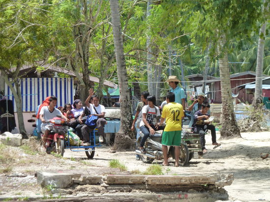Mofa mit Seitenwagen, ein sehr gefragtes Transportmittel
