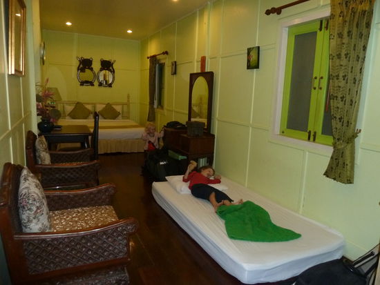 Unser grosses Zimmer im Guesthouse Sam Sen Sam