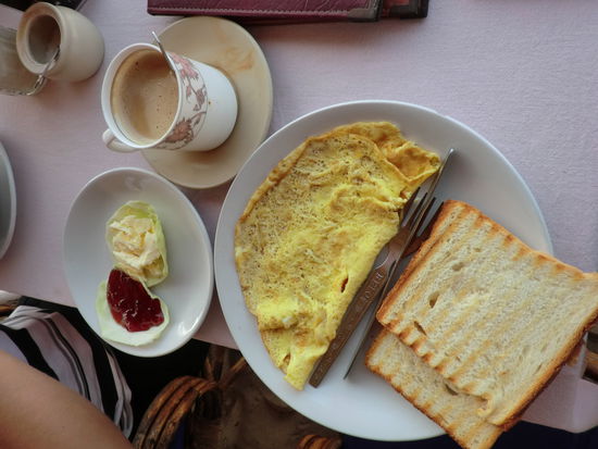 Frühstück in Goa, Saft gehörte auch dazu-für 2 €