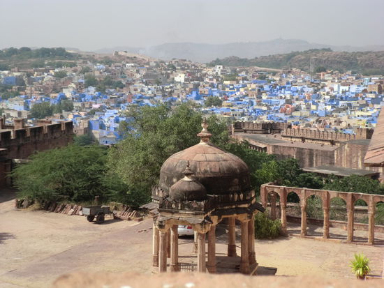 Blick auf die blaue Stadt vom Meherengar Fort