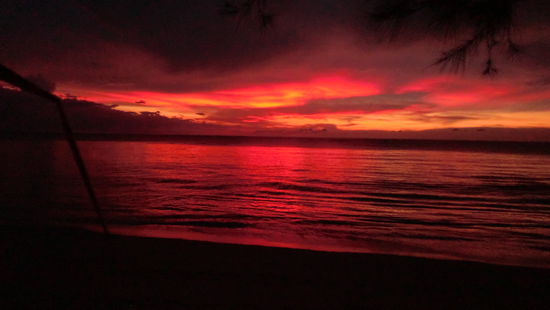 nach diesem Sonnenuntergang läßt es sich gut träumen