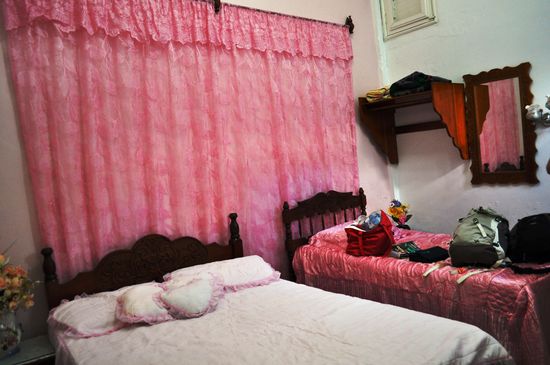 Casa Elsa Maria Guerra Perez
Maceo 330 (e 9 de Abril y Seraffin Garcia) 
Santa Clara