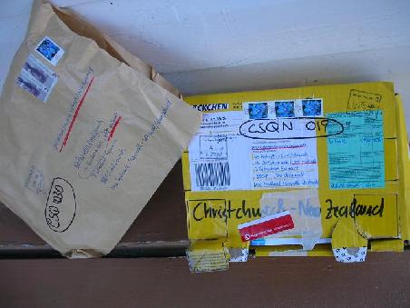 Aber bevor es auf Achse ging habe ich meine Post abgeholt, ein paar Wochen haben Unterlagen, Reisefuehrer etc. auf mich gewartet - jetzt kann es losgehen.