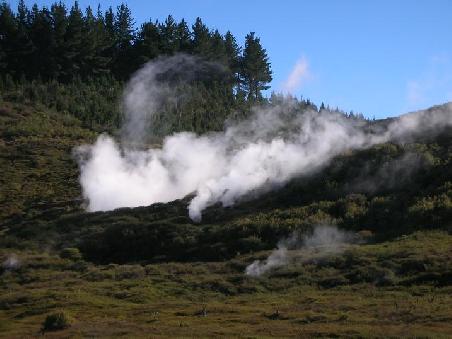 Thermalarea, heisse, stinkende Daempfe -