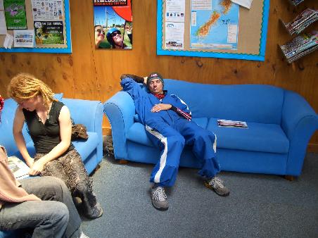 So, Taupo ist also die Hochburg der Fallschirmspringer. Anscheinend muss man die Jungs erstmal aufwecken.