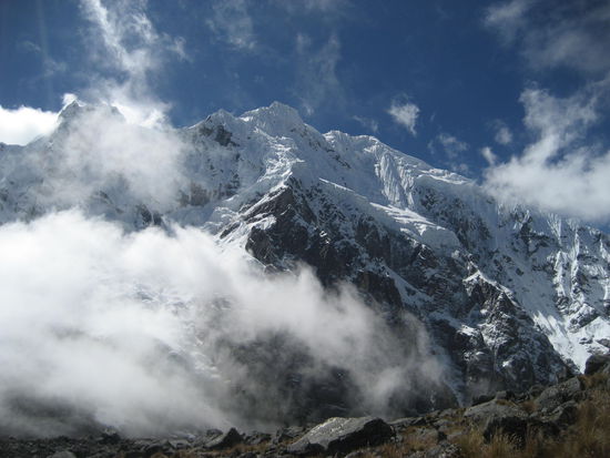 Der Salkatay mit seinen 6172m beeindruckt uns den ganzen 2. Tag.