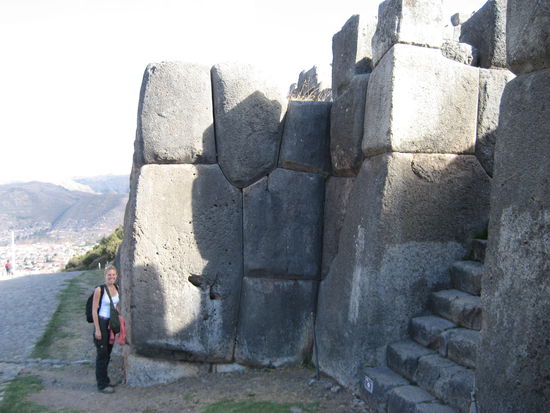 Saqsazwaman, auch "Felsenfestung" genannt, ist eine Inkaruine oberhalb der Stadt auf 3567 m Höhe.