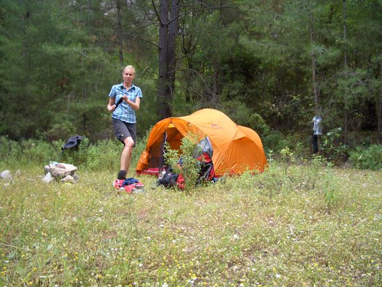 Einer unserer einsammen Zeltplätze im Wald.