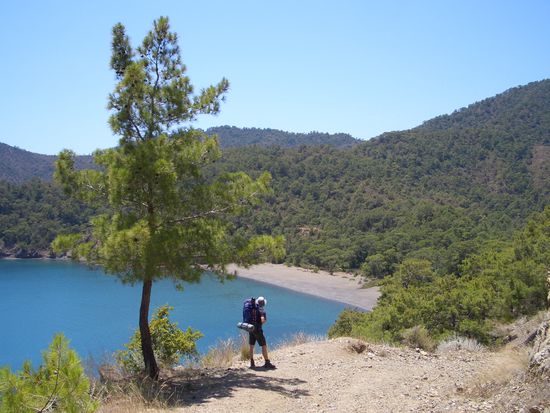 Zwischen Tekirova und Olympos 25 km von Bucht zu Bucht am Meer von entlang.