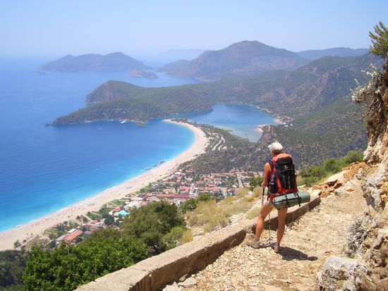 Ein bekanntes Postkartenmotiv: Der Strand von Ölüdeniz, das Ende des Lykischen Weges.