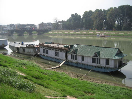Unser Hausboot am Jhelum-River, unser zu Hause für die letzten 4 Nächte in Indien.