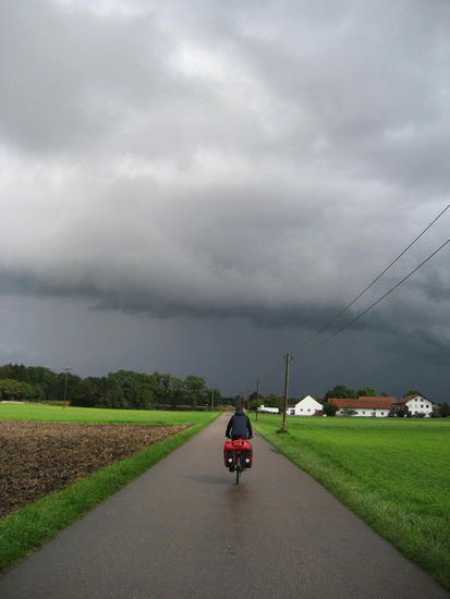 Die ersten Tage gestalten sich regnerisch.