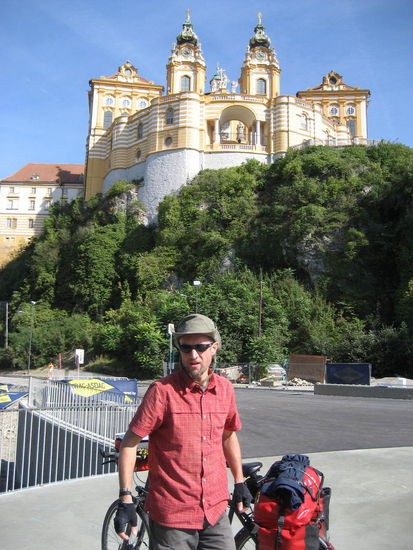 Kloster Melk ist nur eines der vielen Klöster, Burgen bzw. Schlösser auf dem Weg nach Wien.