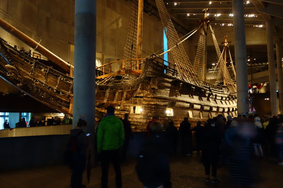 Die Vasa zählte in ihrer Zeit zu den größten und am stärksten bewaffneten Kriegsschiffen. Bereits zu Beginn ihrer Jungfernfahrt am 10. August 1628 sank die Vasa nach nur etwa 1300 Metern Fahrtstrecke bei normalem Seegang wegen schwerwiegender konstruktiver Mängel.
Nach ihrer Auffindung 1956 und Bergung 1961 wurde sie mehrfach restauriert. Heute ist sie im Vasa-Museum in Stockholm zu besichtigen.