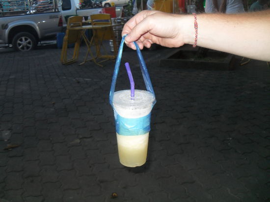 Ananas - Shake mit Henkel - lustig, ge?!