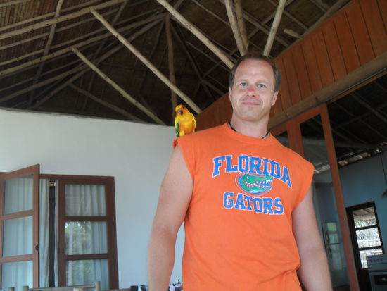 zutraulich der Kleine - also der Papagei...