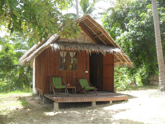 unser Bungalow im Jungle Club. Es gibt hier auch Villen die über 100 EUR die Nacht kosten, die sehen natuerlich ganz anders aus. Insgesamt gibt es hier nur 17 Bungalows