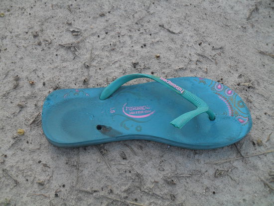 kann man wohl nicht mehr anziehen - und gerade erst in Bangkok für 150 Bht gekauft