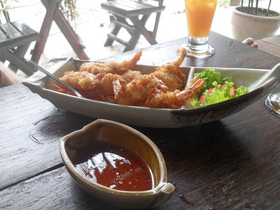 Da unsere Bungalowanlage ja Longtailbeach heisst, wird hier auch alles in Bootsform serviert