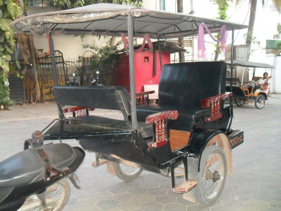 so sehen die Tuk Tuks in Kambodscha aus