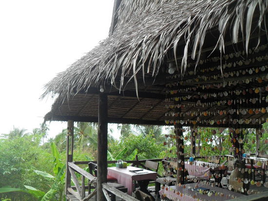 hier haben wir auf unserer Erkundungstour ein kleines Kaffe-Päuschen eingelegt - ich finde, es gibt schlimmere Orte auf dieser Welt, oder?