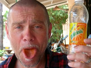 Die gute asiatische Mirinda - garantiert ohne künstliche Farbstoffe....