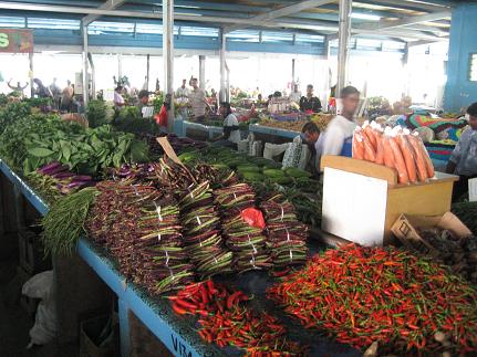 Schoene Chilies ueberall auf den Maerkten.