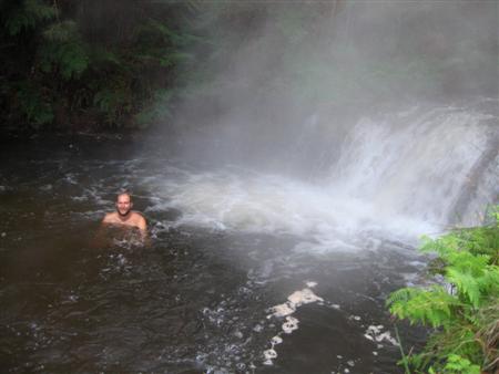 ... wie hier der Kerosene Creek
