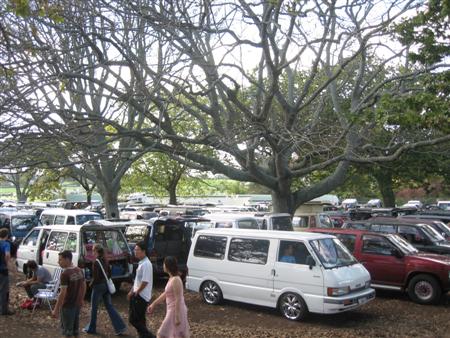 ... und Tags drauf am Ellerslie Racecourse Automarkt