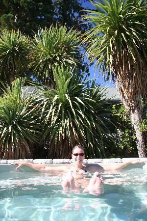Relaxt im Pool, wo ist der Cocktail?
