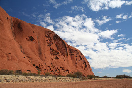 Rund um den Uluru sind es 10 km