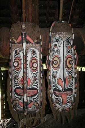Masken aus Palimbei