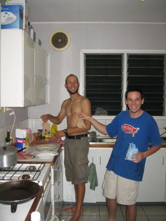 Juergen und Muck beim Kochen