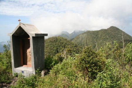 Kreuzweg auf Flores Vulkanen