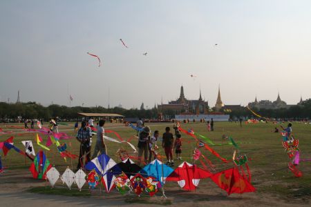 Drachensteigen am Samang Luang ...
