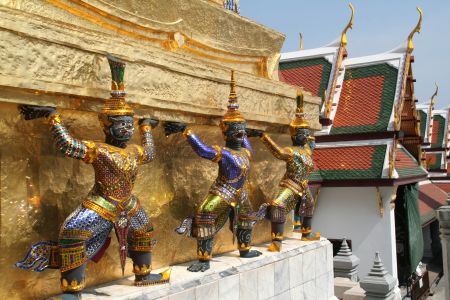 Detailverliebt und verspielt geben sich die thailaendischen Baumeister