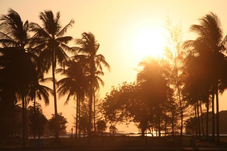 Die Sonnenuntergaenge ueber Land werden in den naechsten Tagen eher selten werden