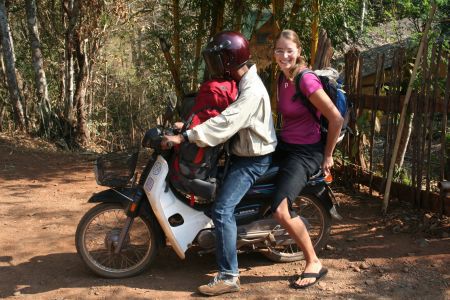 Mopedtaxi voll beladen