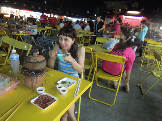 Der Hit am Nachtmarkt: Hot Pot. Unbedingt probieren!