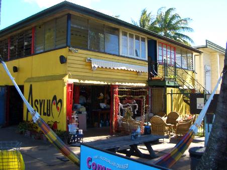 die Front unseres Hostels