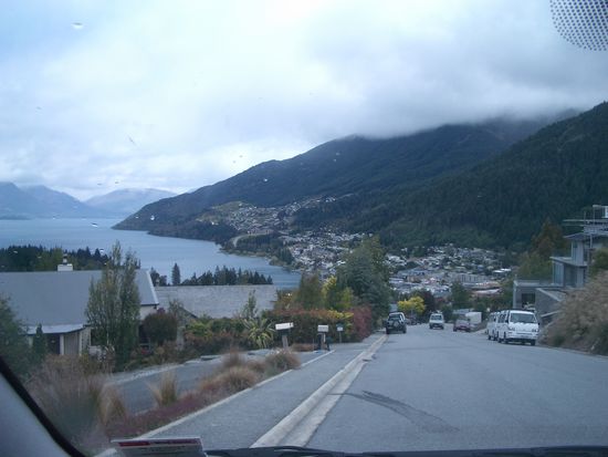 Downhill mit Blick auf QT