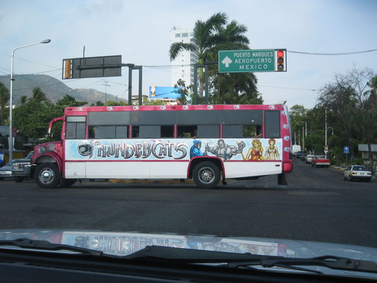 Thunder ..Thunder ...Thundercats...die busse hier sind der wAHNSINN