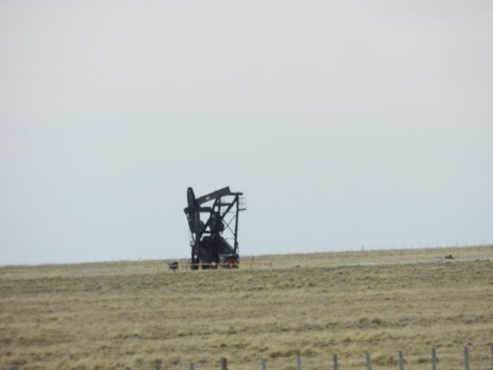 Ölförderung auf chilenischer Seite, kurz vor der Grenze