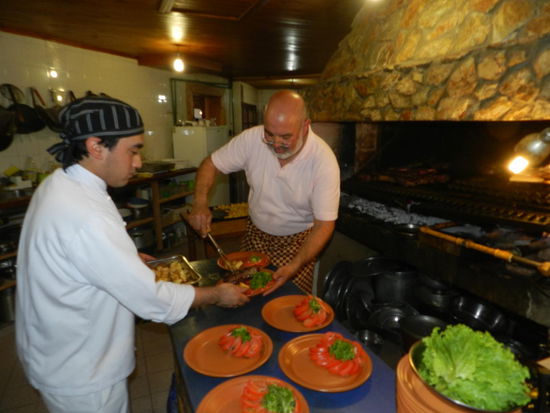 Unser vorgezogenes Abschiedsessen wird vorbereitet