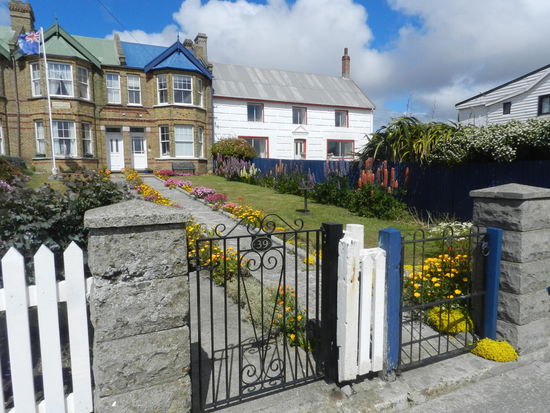 Englische Gärten vor englischen Häusern