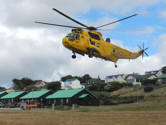 Krankentransport im Rettungshubschrauber der RAF